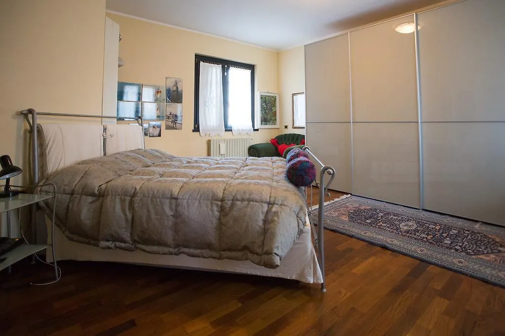 Villagramde Barlassina Bed and breakfast